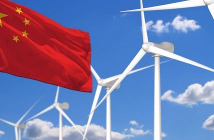 Chinesischer Hersteller kündigt Mega-Windkraftanlage für Offshore-Betrieb (Foto: AdobeStock 260224510 Dancing Man)