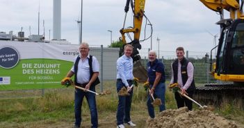 Klimaneutrale Wärmeversorgung seit 2020 demonstriert erfolgreiche Energiewende-Praxis und Kompetenz Bosbüll startet offiziell Netzverdichtung für klimaneutrales Nahwärmeprojekt ab (Foto: GP JOULE)