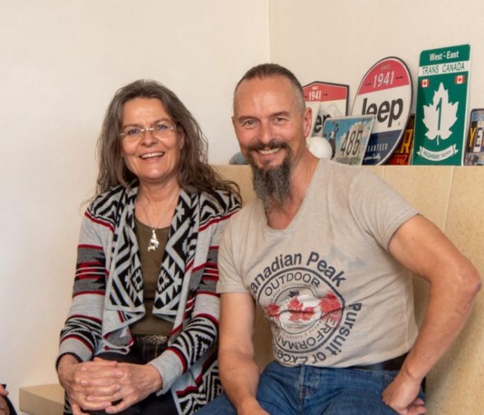Reinhard und Christiane Lacher in ihrem Haus im Allg&auml;u. (Foto: naturbo)