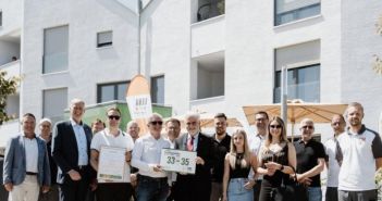 GWW-Sonnenhaus in Wernigerode erhält erstes Mehrfamilienhaus Grüne Hausnummer (Foto: GWW/Polyluchs)